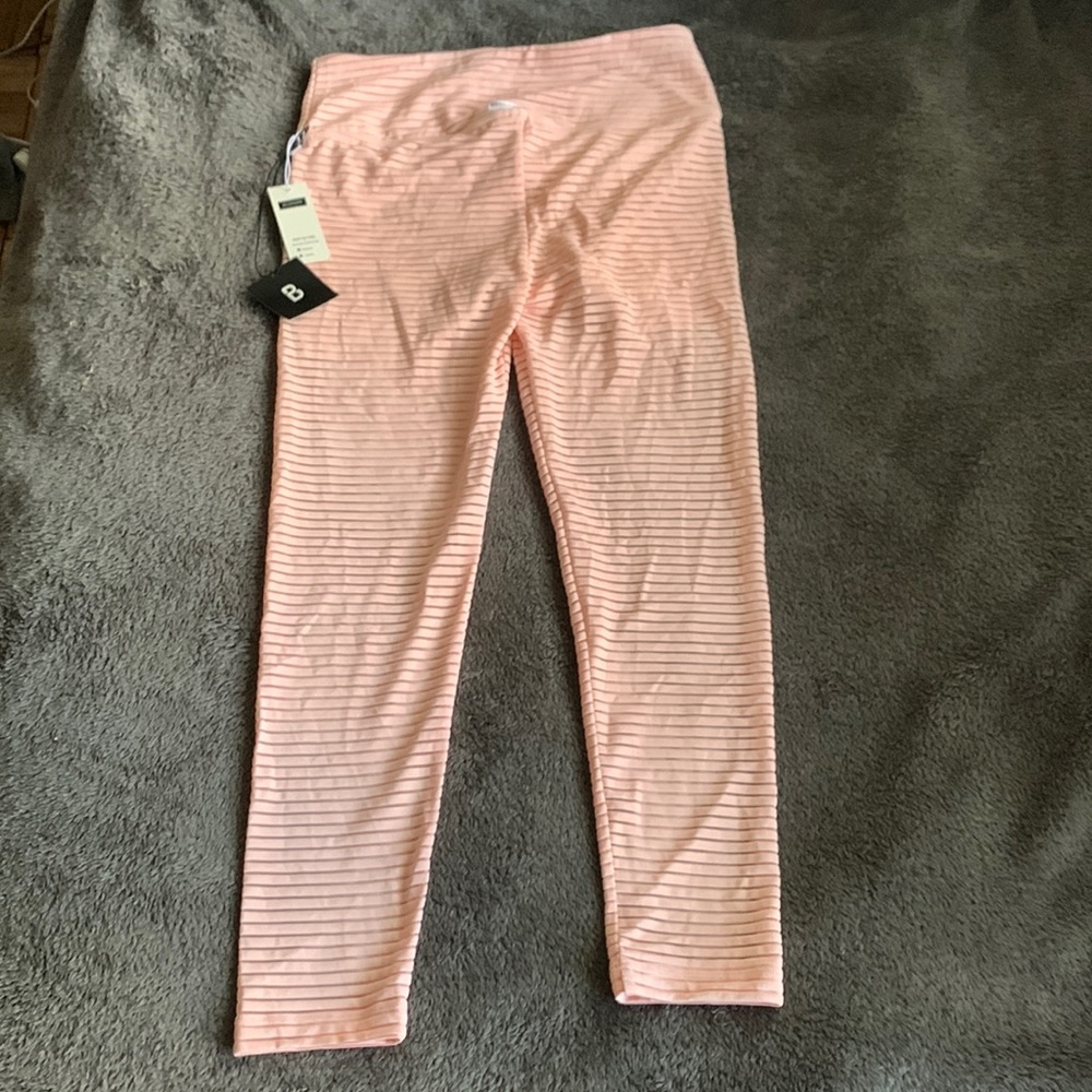 Beloforte light pink workout leggings w/ mesh stripes, size M, brand new w/tags